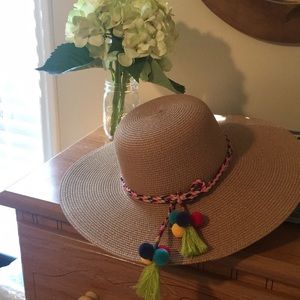 Pom Pom Floppy Hat